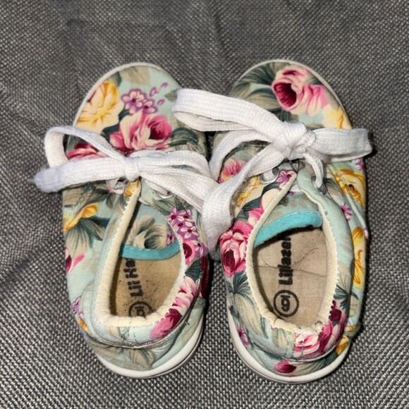 Lil Hazel’s flowered shoes toddler size 6 - Picture 3 of 4